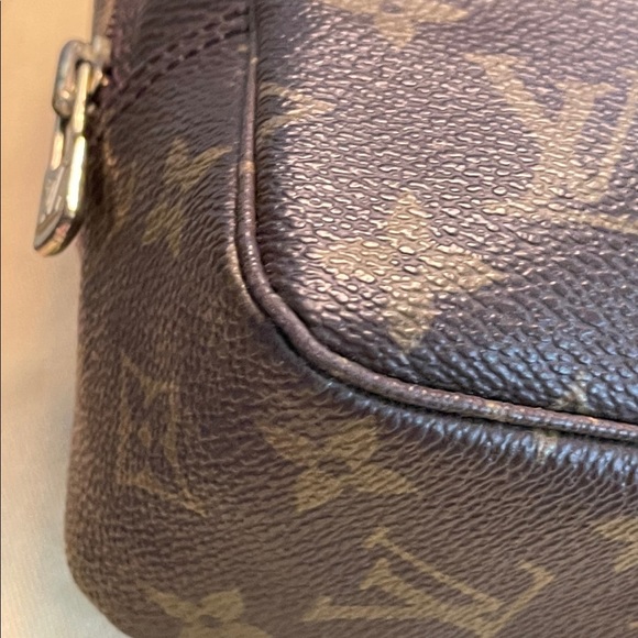 AUTHENTIC Louis Vuitton Trousse Pouch 23 Clutch - Picture 13 of 16